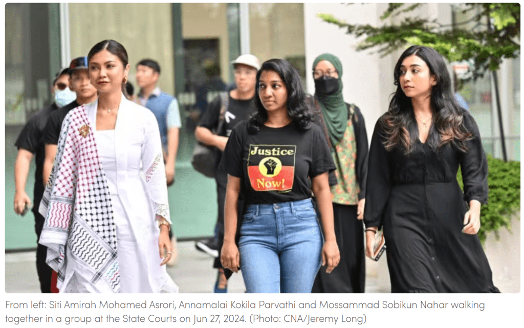 Watermelon Umbrella Procession: Women Charged! Amazing!